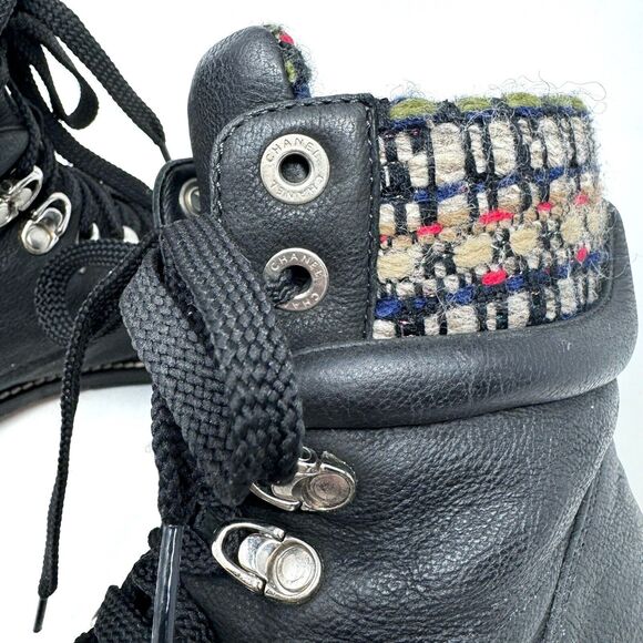 CHANEL Black Leather Tweed Combat Boots – Lace-Up – EU 40.5 - Picture 8 of 15